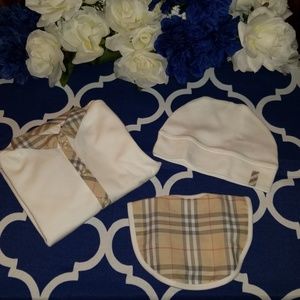 Burberry infant onsie set